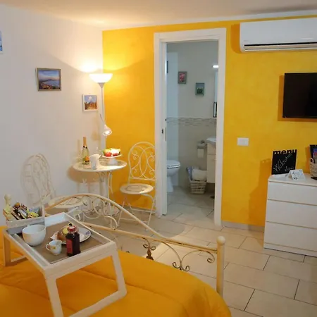 Iluma 3* Ερκολάνο